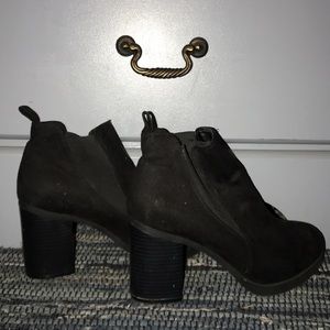 American eagle heels